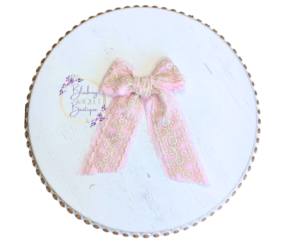 Angel on top ✨Ivory & Pink ✨